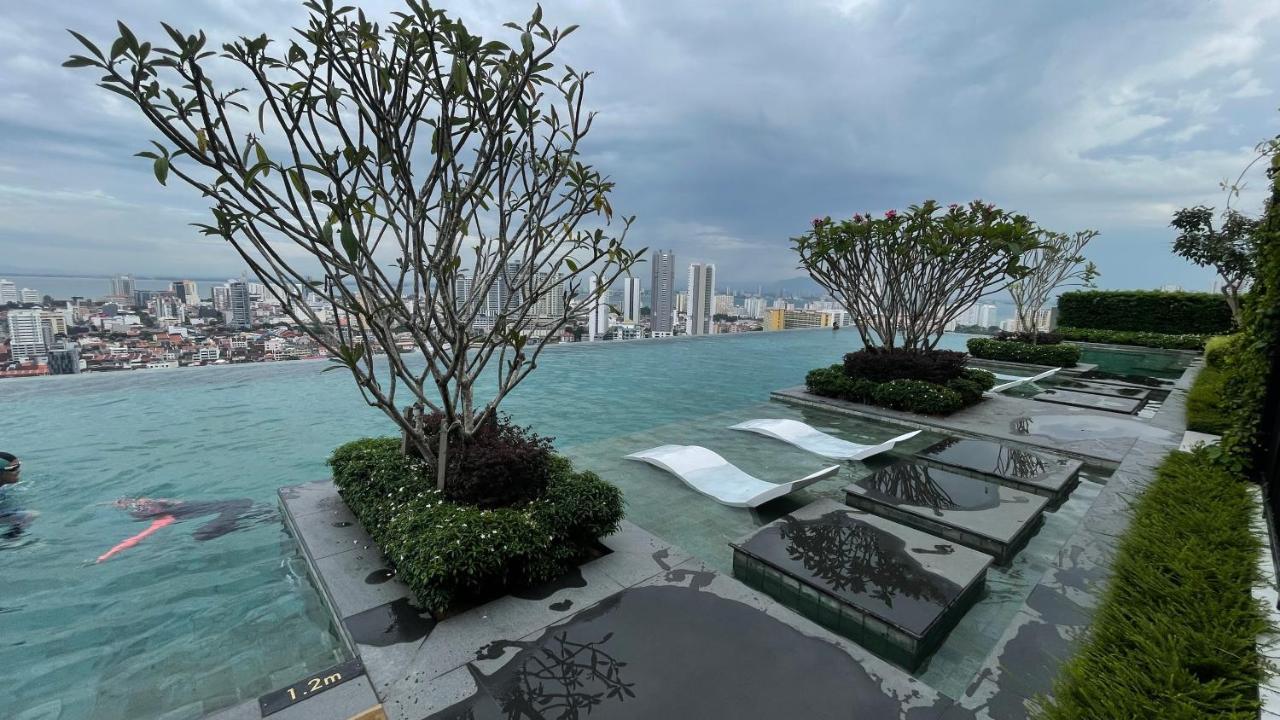 Beacon Executive Suite - City View - By Iz George Town  Kültér fotó