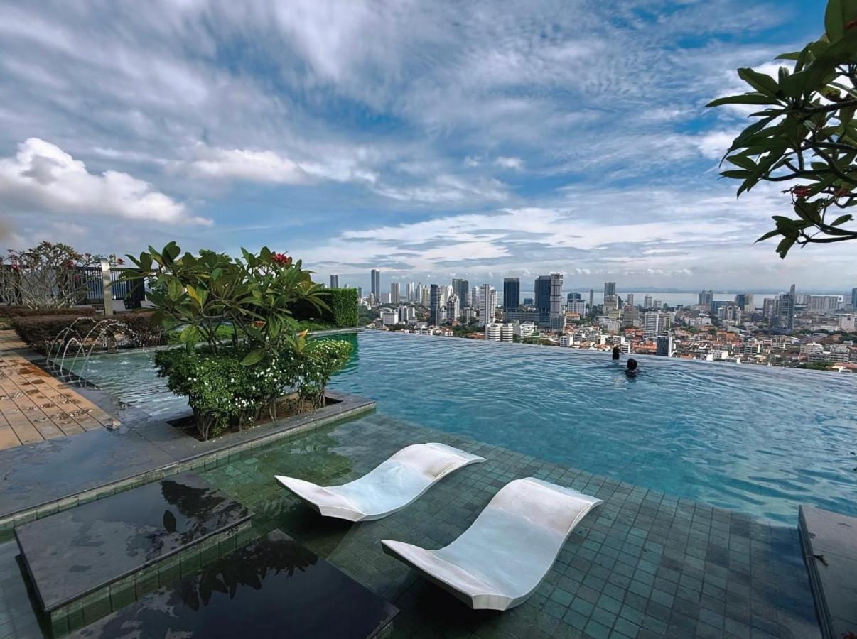 Beacon Executive Suite - City View - By Iz George Town  Kültér fotó