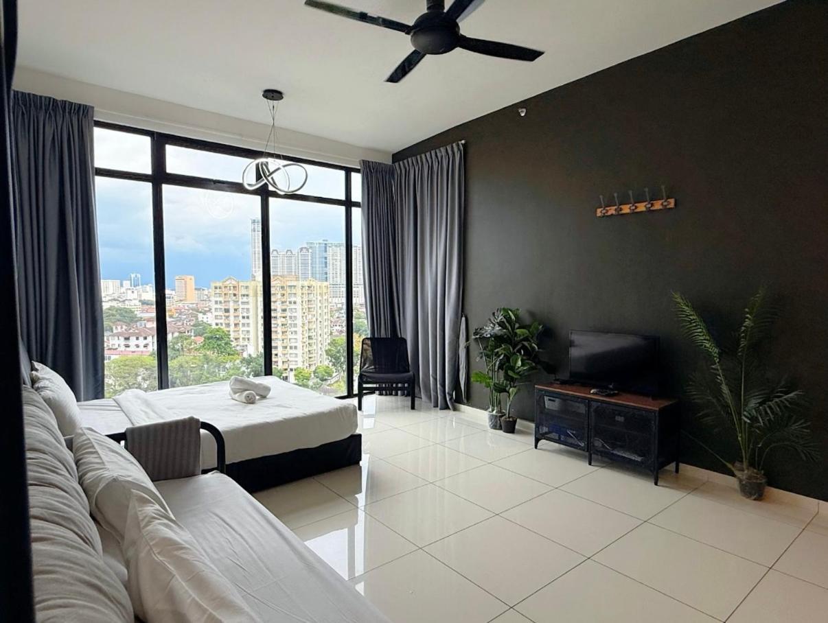 Beacon Executive Suite - City View - By Iz George Town  Kültér fotó