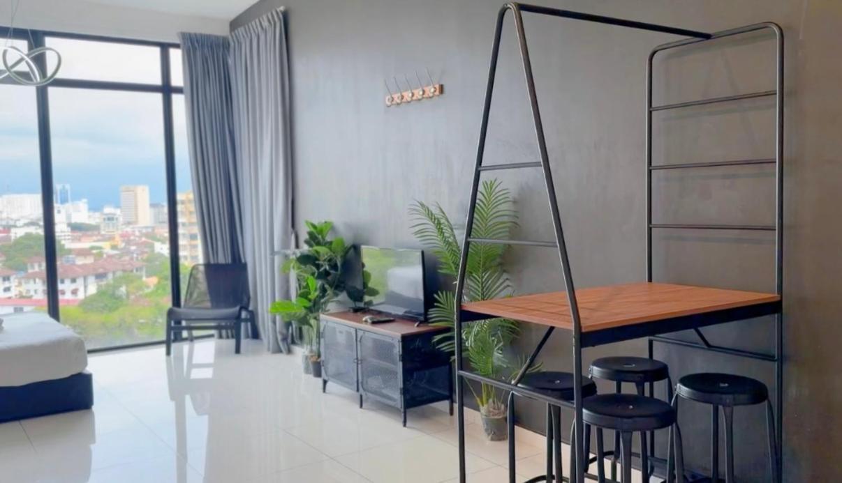 Beacon Executive Suite - City View - By Iz George Town  Kültér fotó
